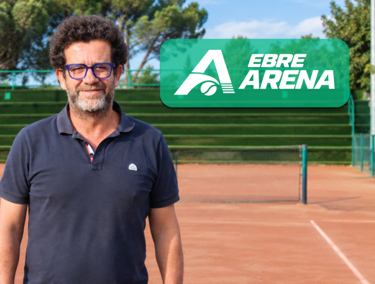 Jordi Zaragoza, CEO d'Ebre Arena, a les pistes de tennis del Club de Tennis i Pàdel Tortosa.